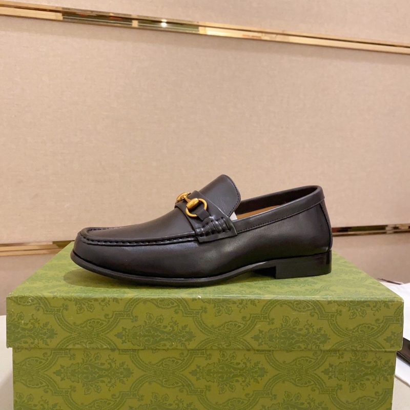 G*u*i leather shoes